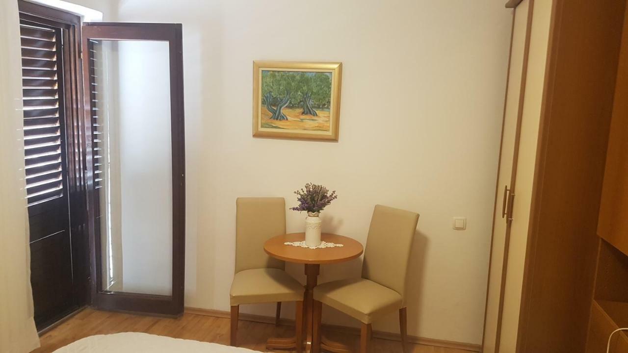 Apartment Lavanda Garden ラブ エクステリア 写真