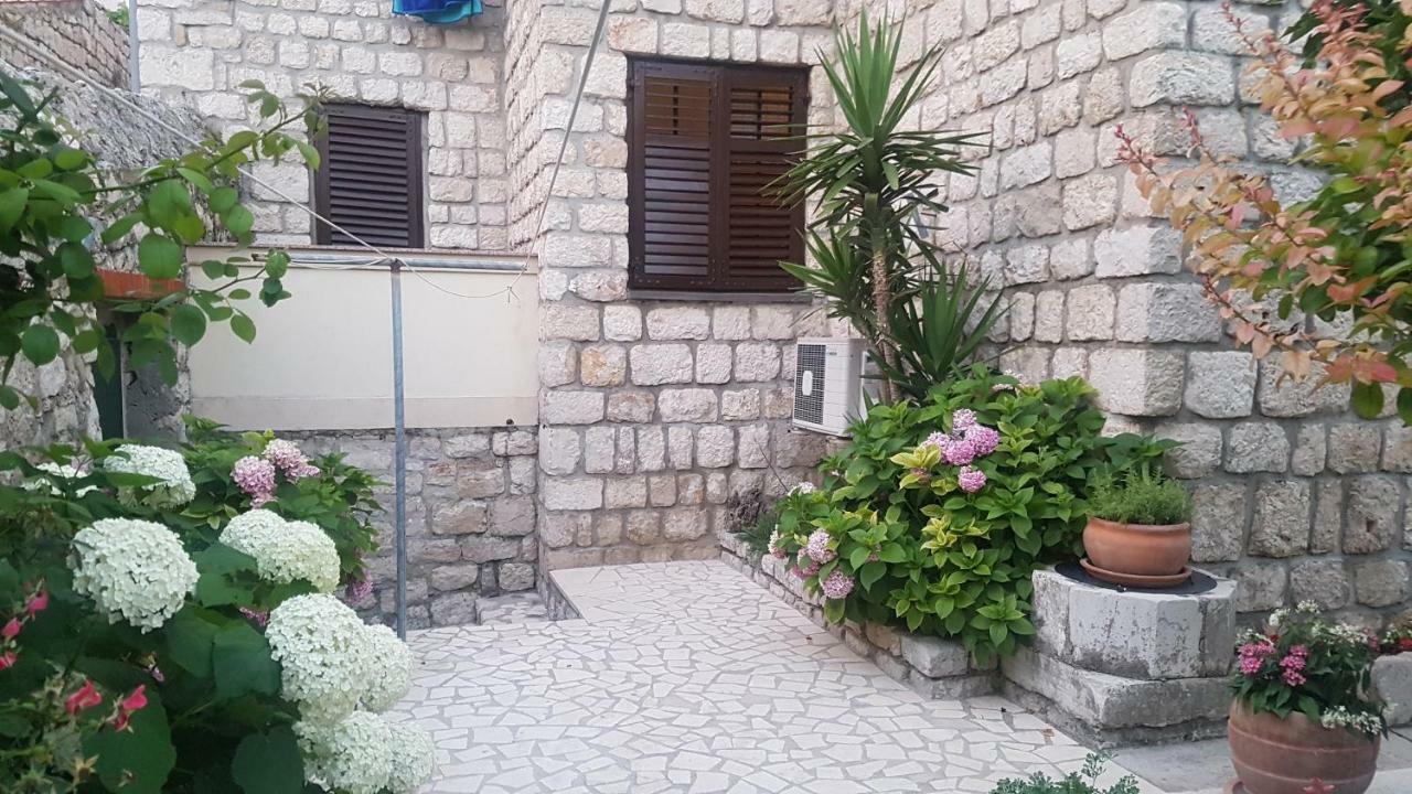 Apartment Lavanda Garden ラブ エクステリア 写真