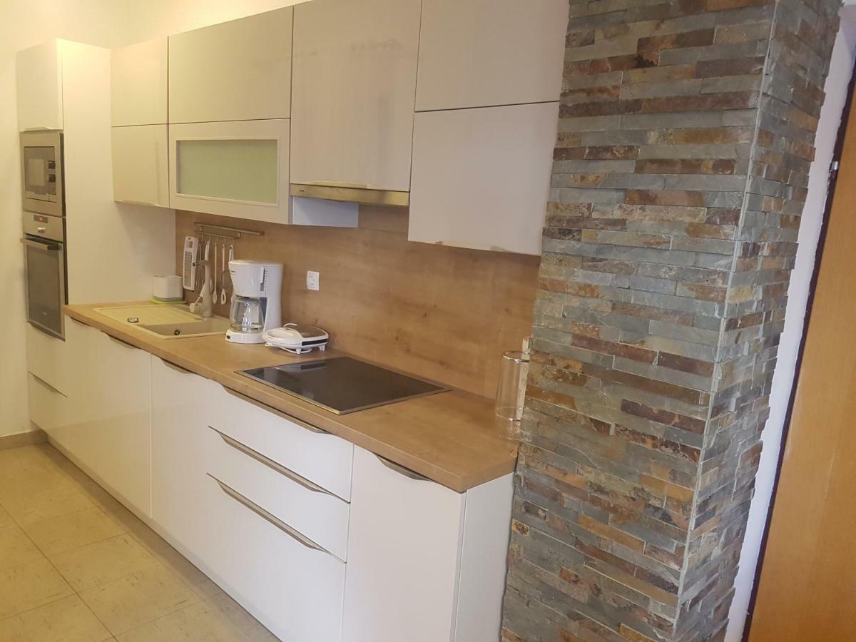Apartment Lavanda Garden ラブ エクステリア 写真