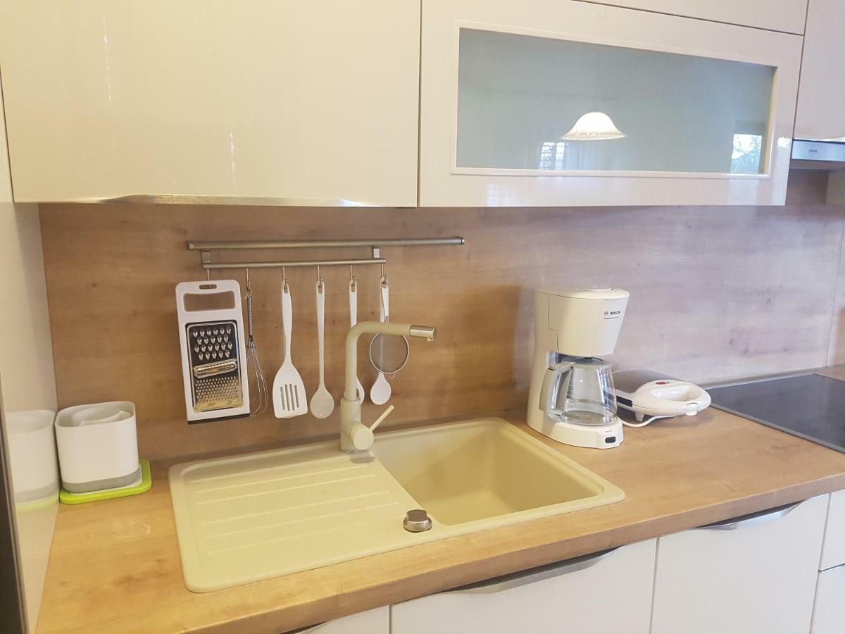 Apartment Lavanda Garden ラブ エクステリア 写真