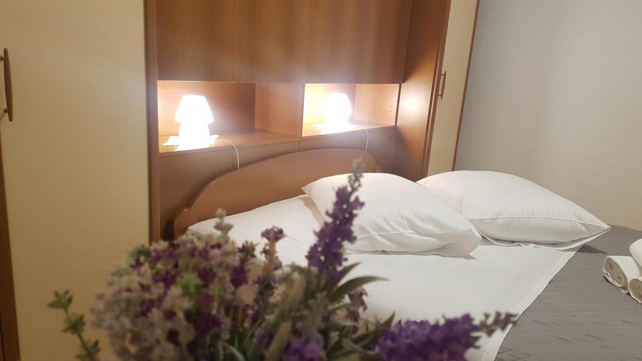 Apartment Lavanda Garden ラブ エクステリア 写真
