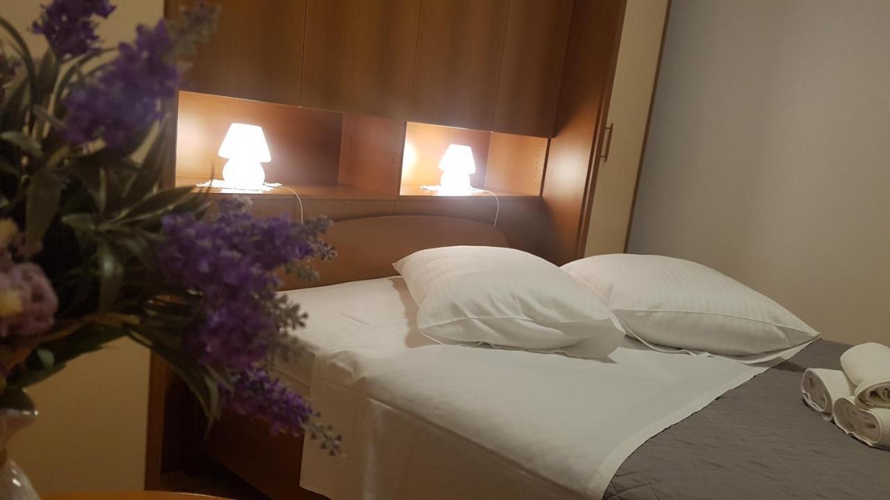 Apartment Lavanda Garden ラブ エクステリア 写真